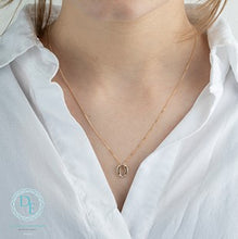 Load image into Gallery viewer, Pendant Worn