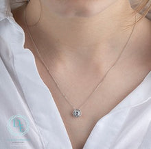 Load image into Gallery viewer, Necklace Worn