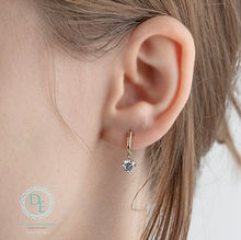 Load image into Gallery viewer, Earrings worn