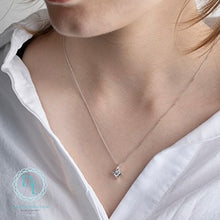 Load image into Gallery viewer, Necklace worn