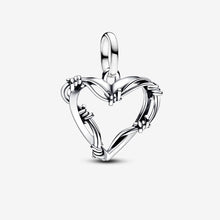 Load image into Gallery viewer, Pandora Wire Heart Medallion Charm - Fifth Avenue Jewellers
