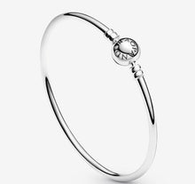 Load image into Gallery viewer, Pandora Moments Bangle - Fifth Avenue Jewellers