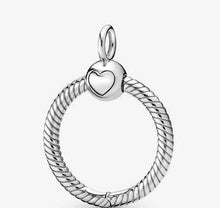 Load image into Gallery viewer, Pandora Moments Small O Pendant - Fifth Avenue Jewellers