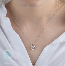 Load image into Gallery viewer, Necklace worn
