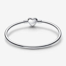 Load image into Gallery viewer, Pandora Moments Heart &amp; Butterfly Bangle - Fifth Avenue Jewellers

