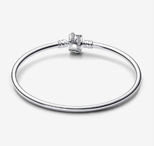 Load image into Gallery viewer, Pandora Moments Limited Edition Shooting Star Charm Bangle - Fifth Avenue Jewellers
