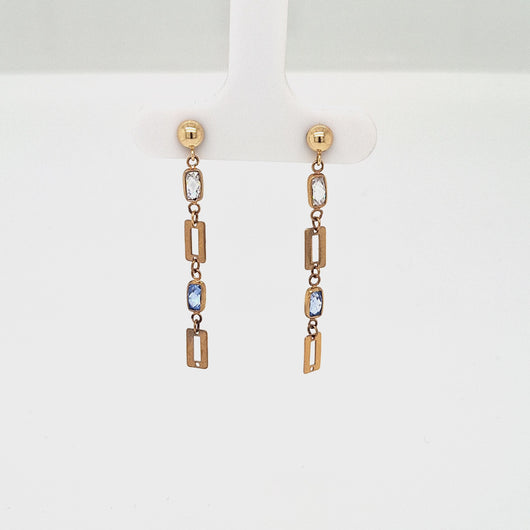 a spinning video of the earrings