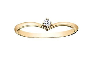 Canadian Diamond Solitaire Chevron Band - Fifth Avenue Jewellers