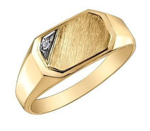 Load image into Gallery viewer, Distinguished Signet Ring - Fifth Avenue Jewellers
