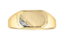 Load image into Gallery viewer, Distinguished Signet Ring - Fifth Avenue Jewellers
