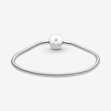 Load image into Gallery viewer, Pandora Moments Halo Clasp Bracelet - Fifth Avenue Jewellers
