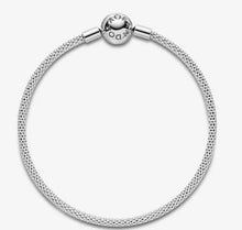 Load image into Gallery viewer, Pandora Moments Mesh Bracelet - Fifth Avenue Jewellers
