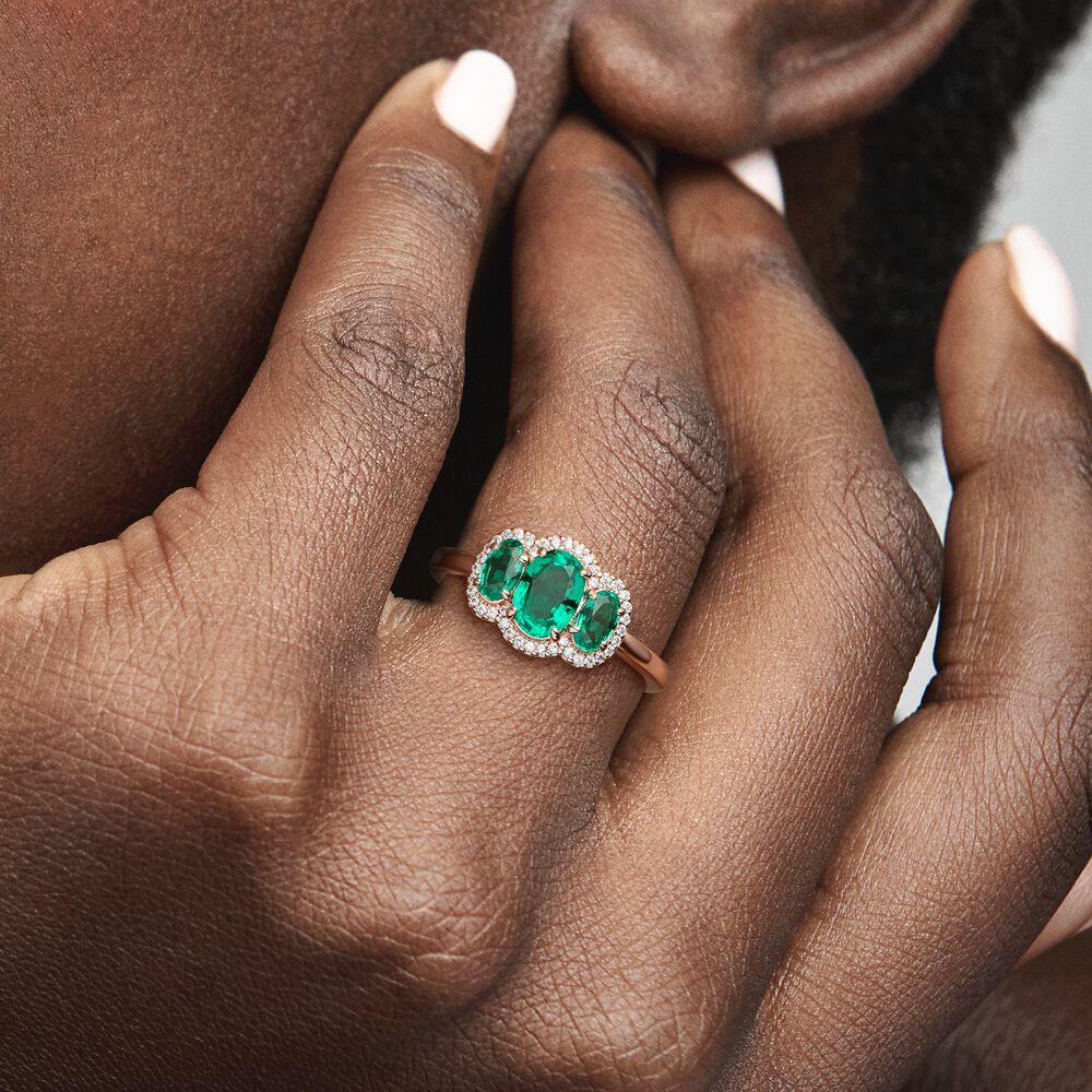 Pandora ring with green stone hotsell