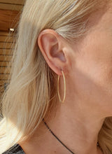 Load image into Gallery viewer, Woven Textured Oval Hoops - Fifth Avenue Jewellers
